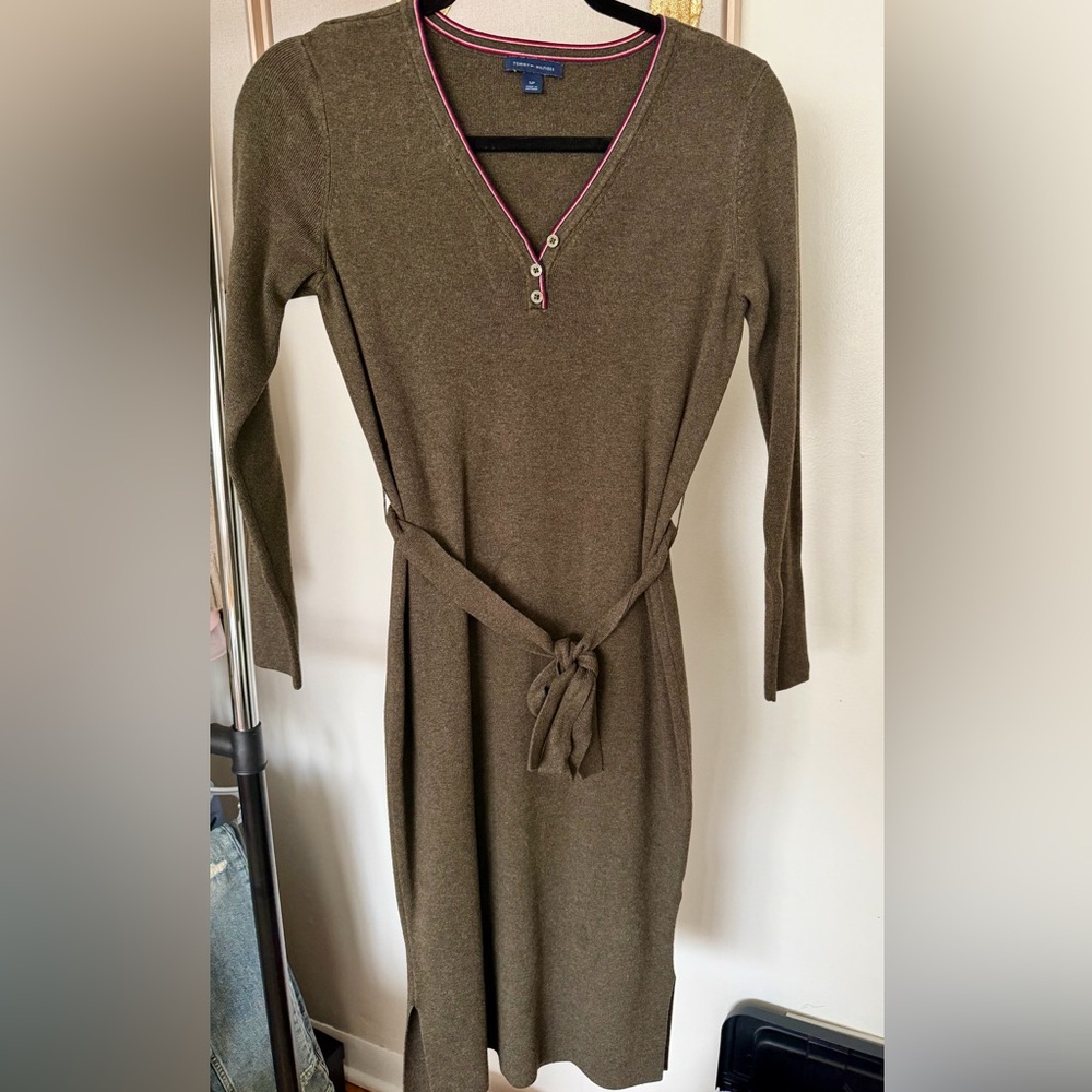 Tommy Hilfiger Women’s Olive Long Sleeve Dress Size Small (Preloved)